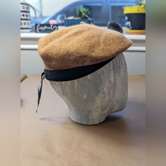 Beret (Brown) - Picture 6 of 13